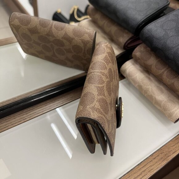 COACH Medium Corner Zip Wallet In Signature Canvas CW786 IMXHE - Picture 5 of 6